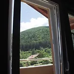 게스트하우스 The Rock 사파레바바냐