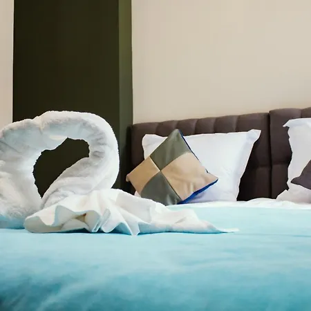 The Rock בית הארחה ספרבה בניה