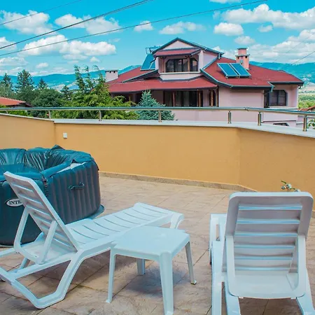 The Rock בית הארחה 4*