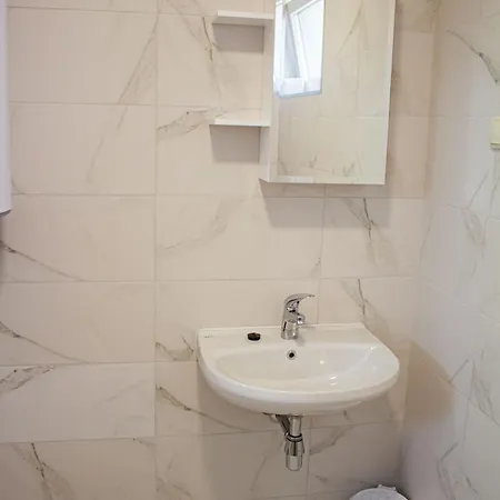 The Rock בית הארחה 4*